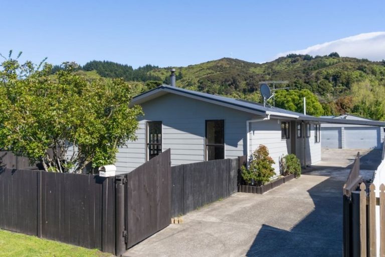 Photo of property in 107 Watt Street, Featherston, 5710