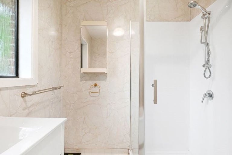 Photo of property in 18 Lochee Road, Upper Riccarton, Christchurch, 8041