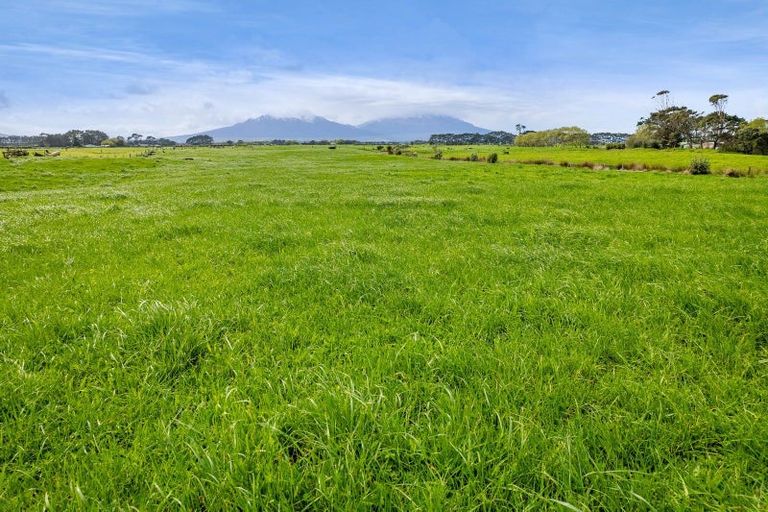 Photo of property in 7104 South Road, Warea, New Plymouth, 4381