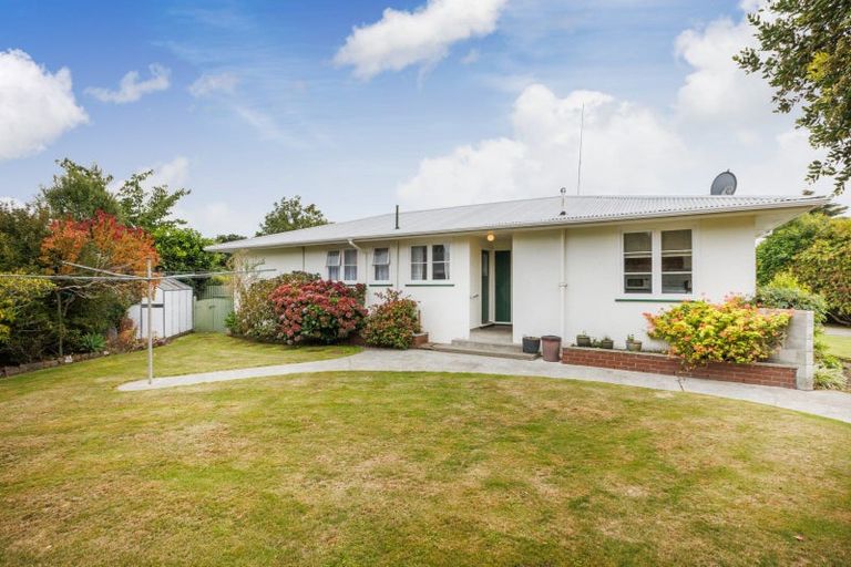 Photo of property in 4 Duna Place, Takaro, Palmerston North, 4412