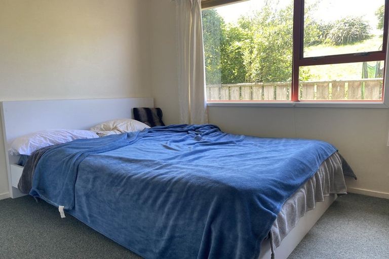 Photo of property in 186 Newlands Road, Newlands, Wellington, 6037