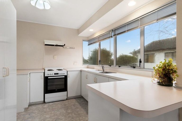 Photo of property in 53 Edgewater Parade, Waiuku, 2123