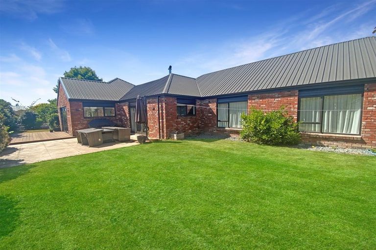 Photo of property in 54 Regency Crescent, Redwood, Christchurch, 8051