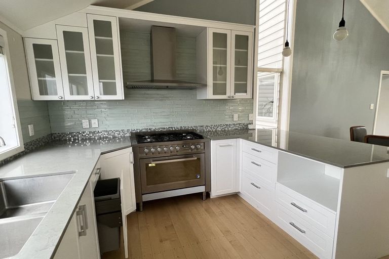 Photo of property in 14 Mcfetridge Place, Hillcrest, Auckland, 0627