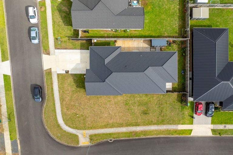 Photo of property in 14 Murray Ward Drive, Te Kauwhata, 3710