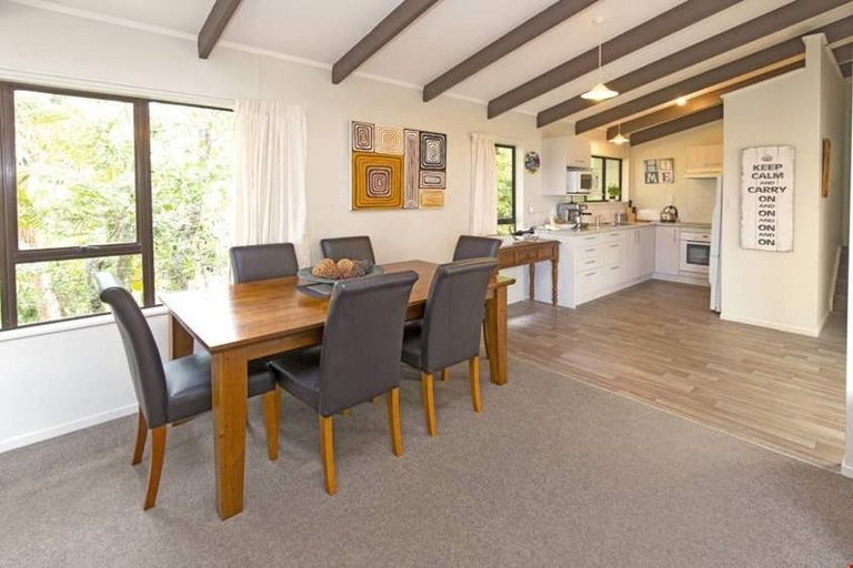 Photo of property in 23 Elliston Crescent, Stanmore Bay, Whangaparaoa, 0932