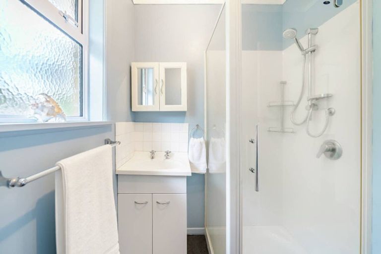 Photo of property in 5a Coates Grove, Silverstream, Upper Hutt, 5019