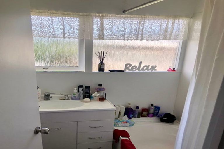 Photo of property in 1/1 Corrella Road, Belmont, Auckland, 0622