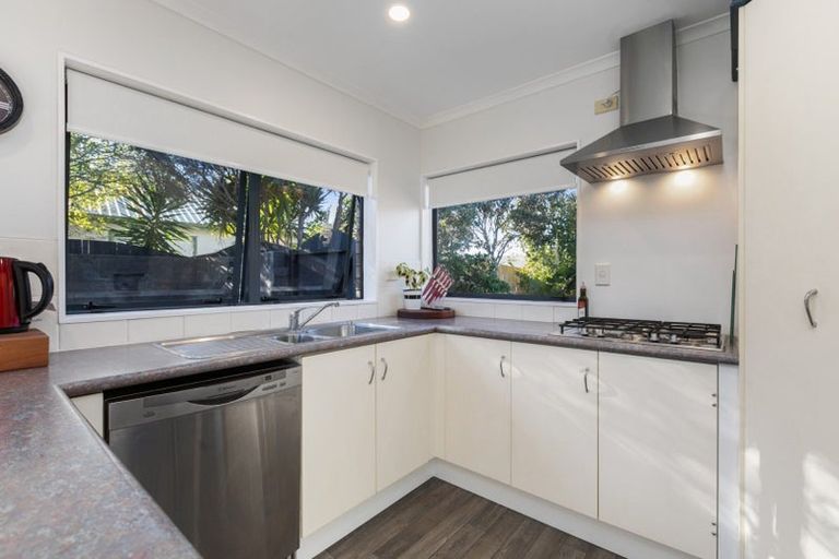 Photo of property in 19 Katerini Grove, Papamoa Beach, Papamoa, 3118