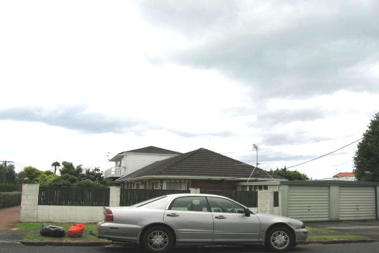 Photo of property in 2/4a Frater Avenue, Milford, Auckland, 0620