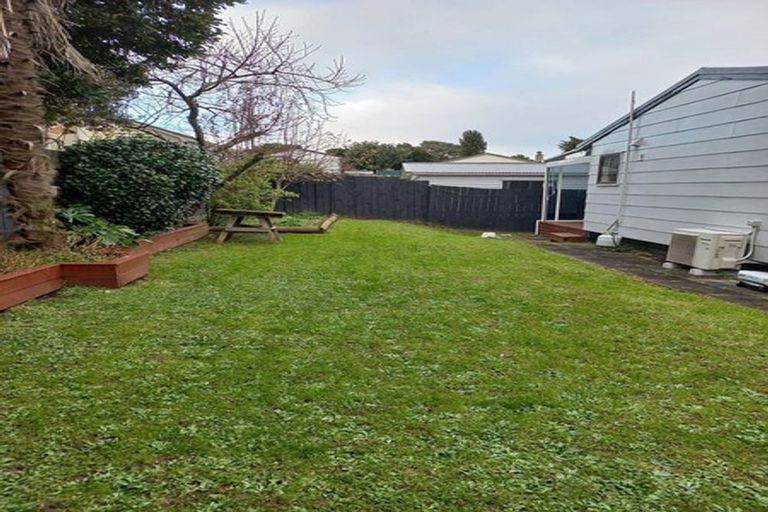 Photo of property in 2/25 Takanini Road, Takanini, 2112