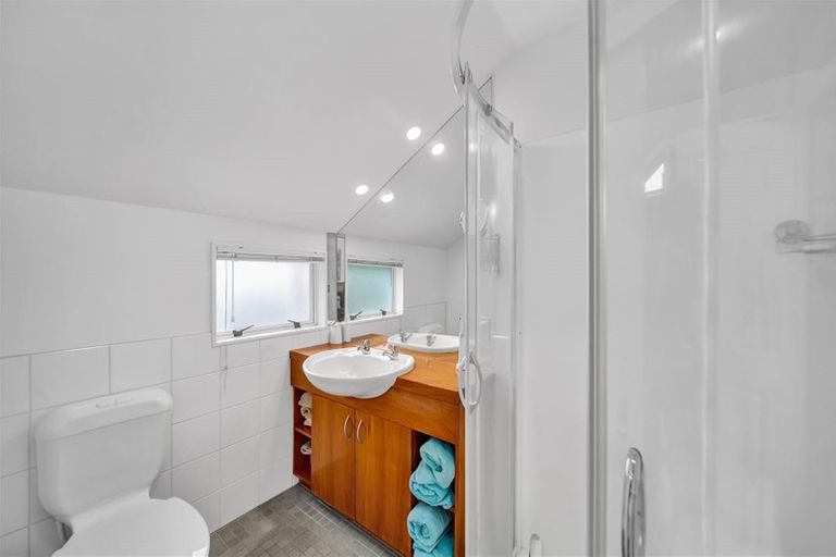 Photo of property in 12b Frank Frethey Place, Highlands Park, New Plymouth, 4312