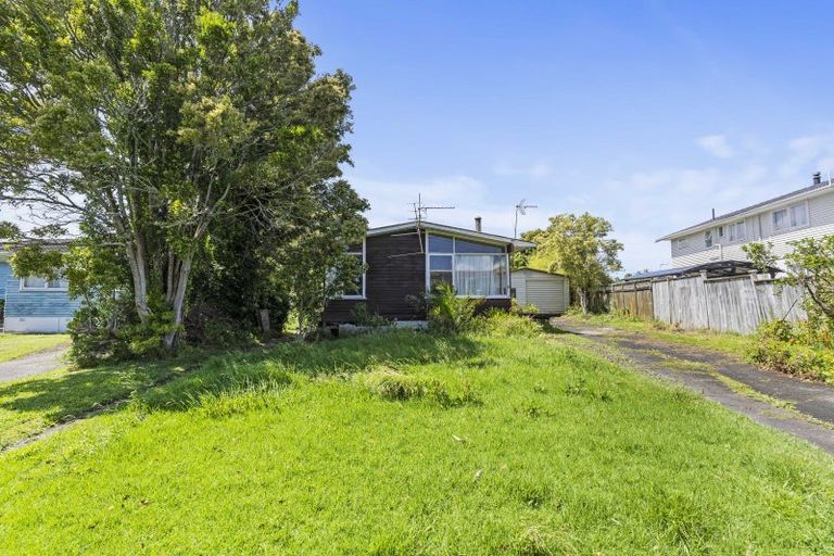 Photo of property in 5 Barnfield Place, Glendene, Auckland, 0602