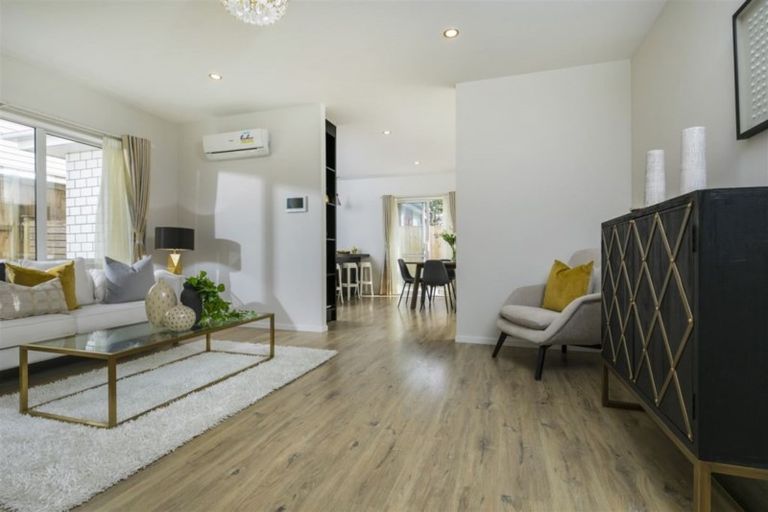 Photo of property in 45 Bordeaux Parade, Te Atatu South, Auckland, 0610