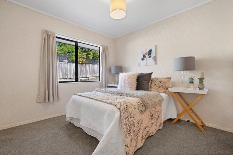 Photo of property in 2/40 Simmental Crescent, Somerville, Auckland, 2014
