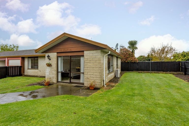 Photo of property in 2/21 Montclare Avenue, Ilam, Christchurch, 8041