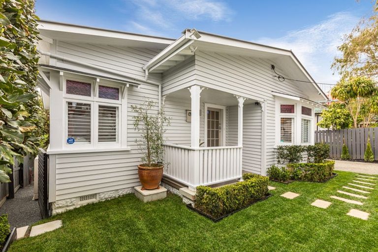 Photo of property in 19 Western Springs Road, Morningside, Auckland, 1021