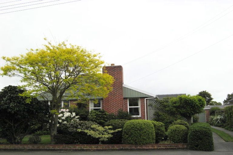 Photo of property in 6 Derwent Street, Bryndwr, Christchurch, 8053