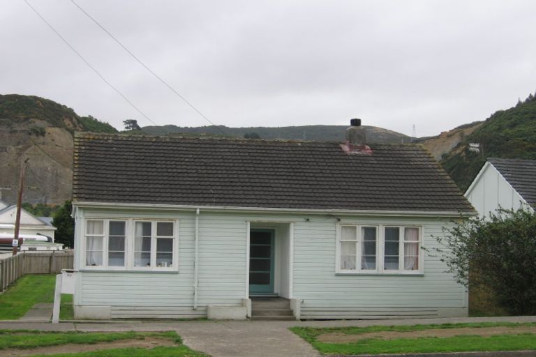 Photo of property in 89 Molesworth Street, Taita, Lower Hutt, 5011