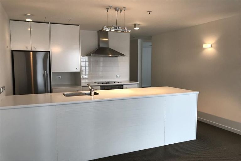 Photo of property in Montreaux Apartments, 8h/164 The Terrace, Wellington Central, Wellington, 6011