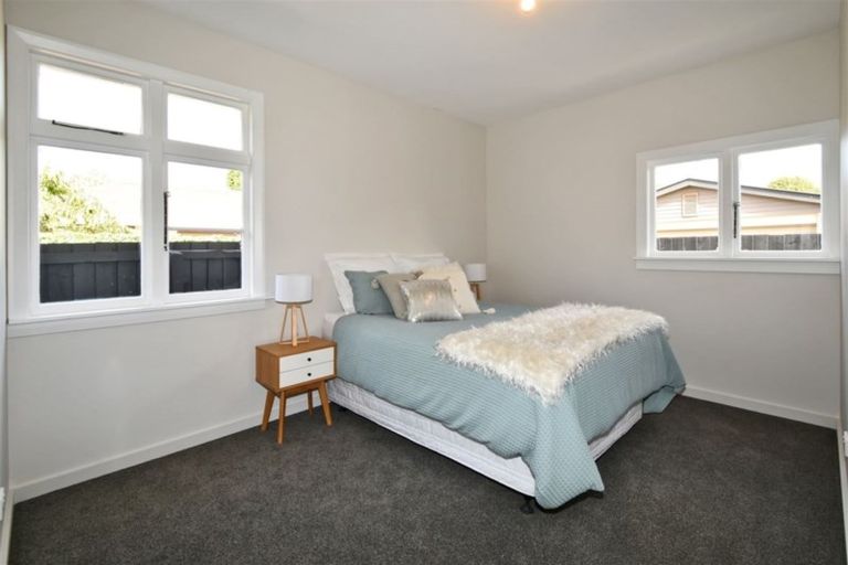 Photo of property in 219a Main North Road, Redwood, Christchurch, 8051