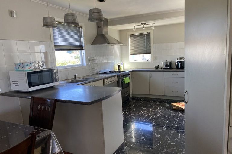 Photo of property in 81 Hepburn Road, Glendene, Auckland, 0602