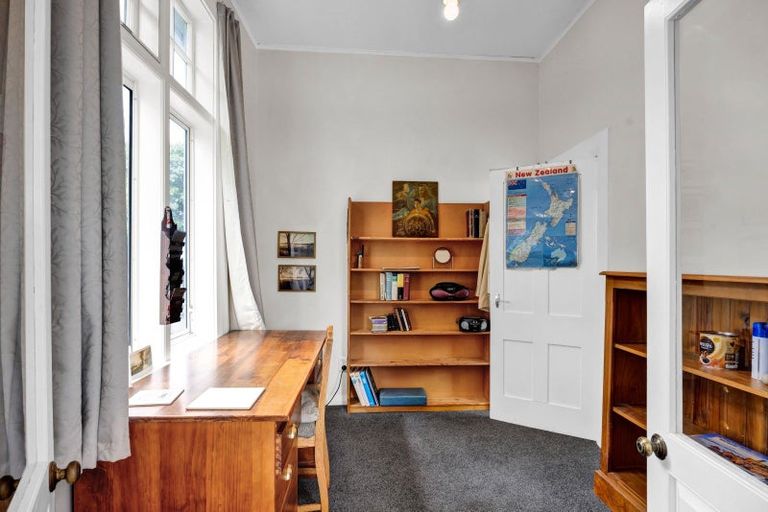 Photo of property in 22 Mills Street, Eltham, 4322