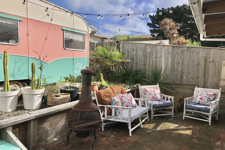 Photo of property in 16 Chrystal Street, Foxton Beach, Foxton, 4815