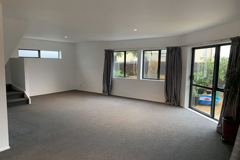 Photo of property in 15/37 Fields Parade, Oteha, Auckland, 0632