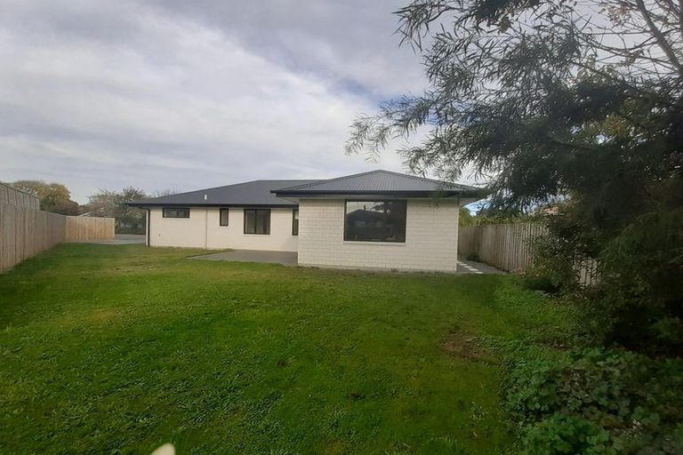 Photo of property in 80a Warren Crescent, Hillmorton, Christchurch, 8025