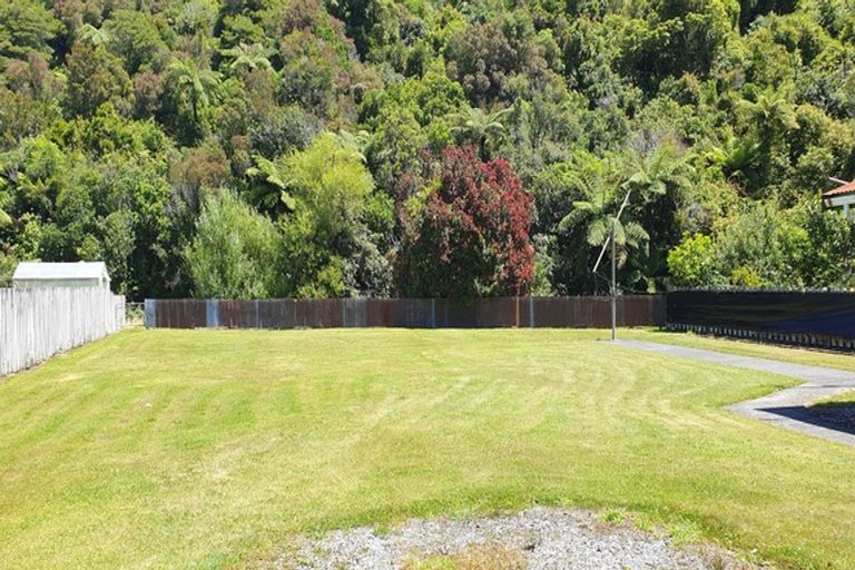 Photo of property in 98 Marlborough Street, Greymouth, 7805