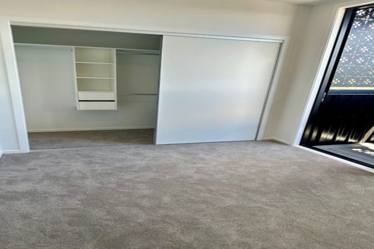 Photo of property in 10/19 Windlass Street, Long Bay, Auckland, 0630