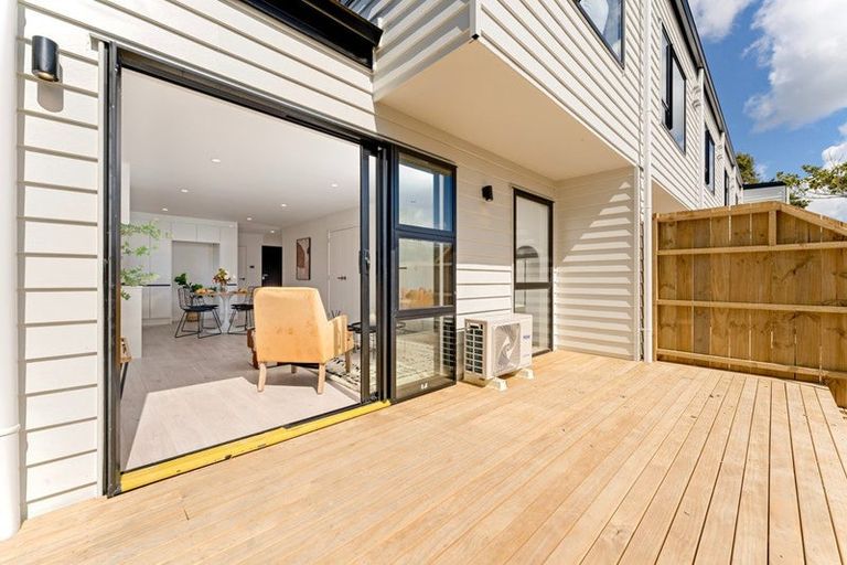 Photo of property in 18e Larissa Avenue, Henderson, Auckland, 0610