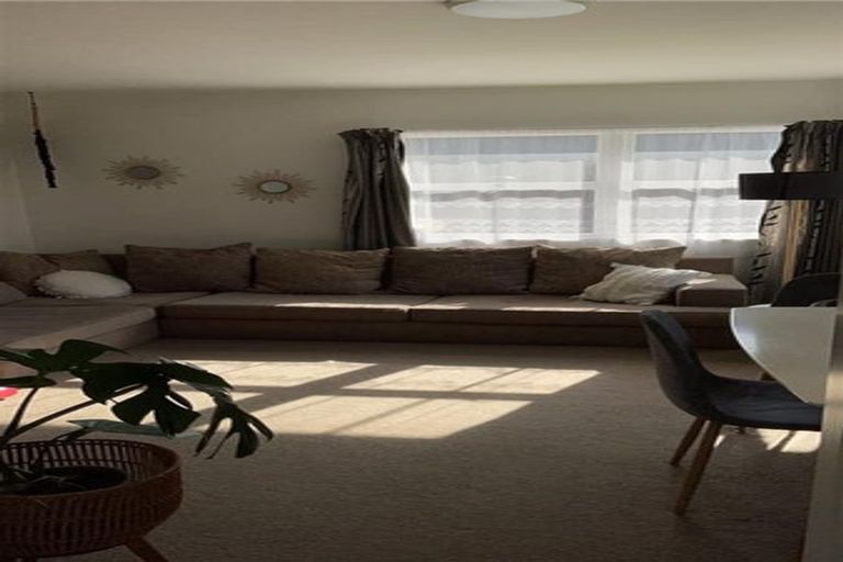 Photo of property in 5 Ashcroft Avenue, Mangere Bridge, Auckland, 2022