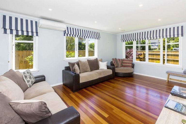 Photo of property in 32 Heretaunga Square, Silverstream, Upper Hutt, 5019