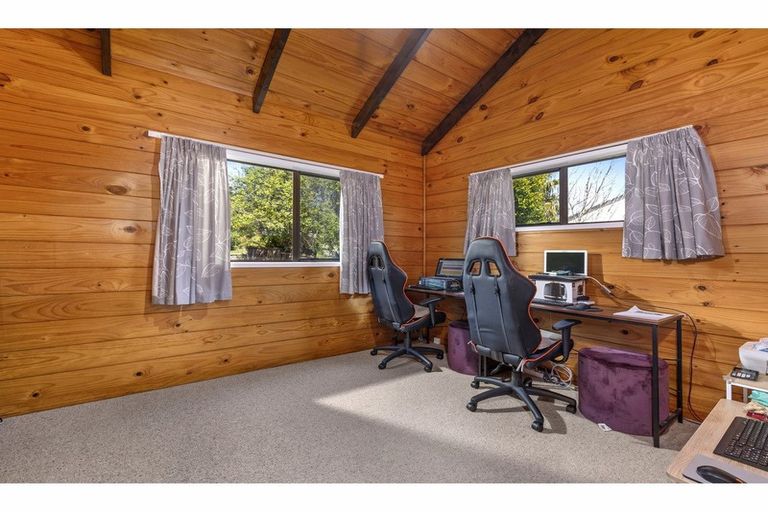 Photo of property in 56 Kennedy Avenue, Forrest Hill, Auckland, 0620