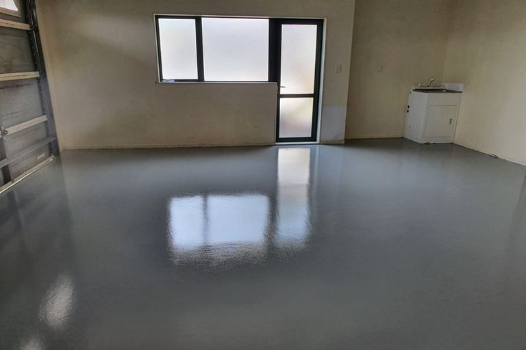 Photo of property in 3 Boeing Place, Goodwood Heights, Auckland, 2105