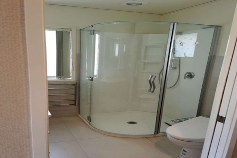 Photo of property in 1/10 Burford Place, Mellons Bay, Auckland, 2014