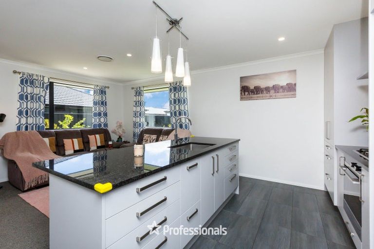 Photo of property in 115 Mawai Hakona Drive, Wallaceville, Upper Hutt, 5018