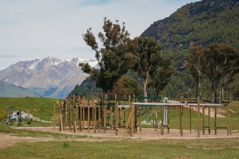 Photo of property in 17 Peregrine Falcon Road, Mount Creighton, Queenstown, 9371