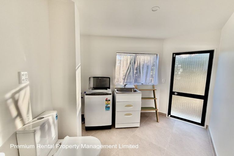 Photo of property in 12 Westergrove Place, West Harbour, Auckland, 0618