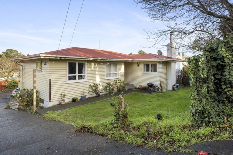 Photo of property in 119 Omata Road, Marfell, New Plymouth, 4310