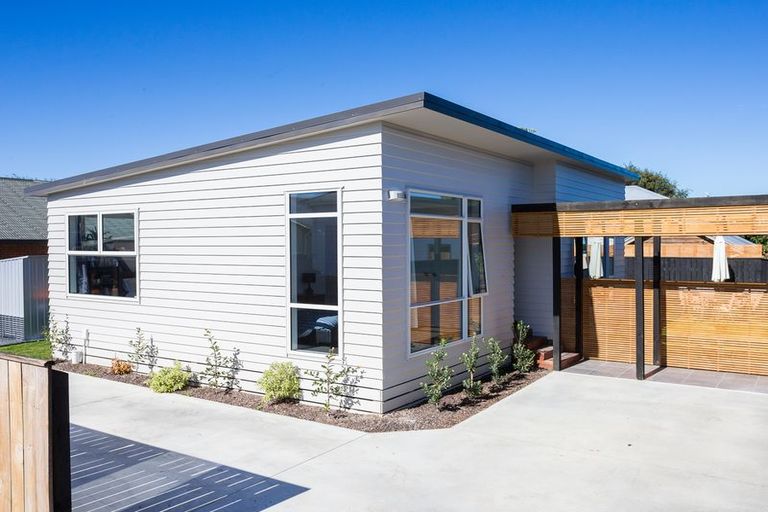 Photo of property in 10 Hereford Street, West End, Palmerston North, 4410
