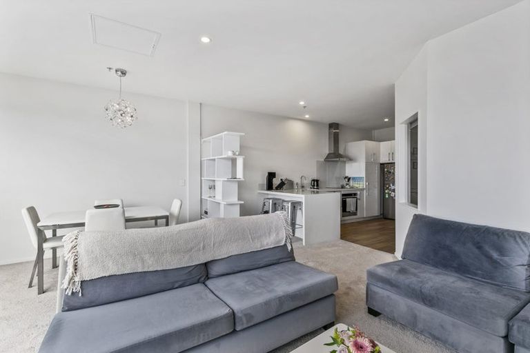 Photo of property in Stadium Garden Flats, 413/107 Thorndon Quay, Pipitea, Wellington, 6011