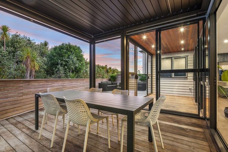 Photo of property in 5 Kina Place, Long Bay, Auckland, 0630