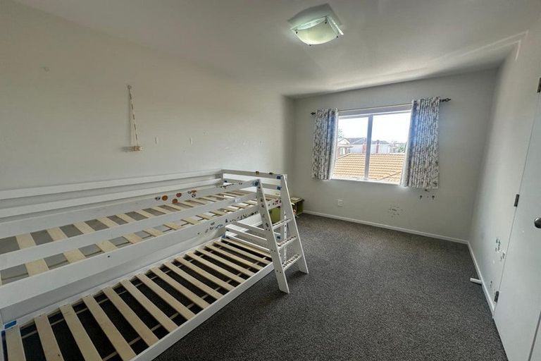 Photo of property in 15a Te Atatu Road, Te Atatu South, Auckland, 0610