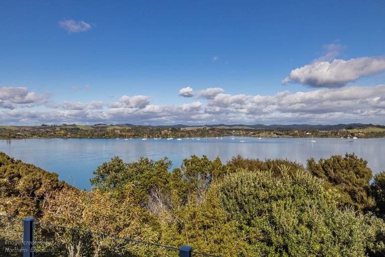 Photo of property in 84 Doves Bay Road, Kerikeri, 0294