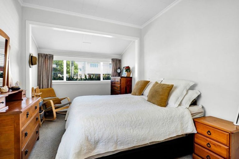 Photo of property in 23 Belt Road, Moturoa, New Plymouth, 4310