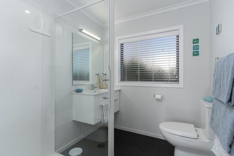 Photo of property in 39 Burgundy Drive, Martinborough, 5711