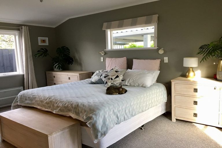 Photo of property in 25 Longburn Road, Henderson, Auckland, 0610